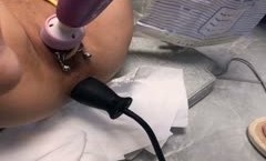 《字母圈牛逼大神极限调教阴环骚母狗系列》膀胱注射 充气肛塞 按摩棒 开叉大头肛塞三管齐下瞬间高潮1080P高清原版