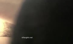 《重磅✅模特私拍㊙️泄密》最新重庆大二学妹赚外快模特群顶格约拍被摄影师蹭B抠B掰B可惜J8不太给力4