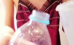 网红妹子艾儿.秀.DV.原味收费视频骚洞大量注水然后再喷出来阴道一张一闭属实诱人性感语音诱惑