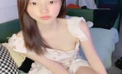 一线城市 某公司人事白领【小白呀呀】办公室里逼太痒 排气！~~~✨✨✨--极品反差婊，大尺度让兄弟们 9-15-8_(new)