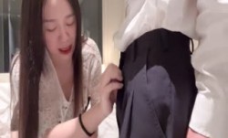 台湾巨乳人妻OL跟男同事出差住旅馆，说好的会老实呢？