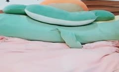 兔耳朵颜值女神，黑丝长腿岔开大腿露出大鲍鱼自慰骚水很多