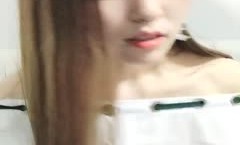 白衣高颜值气质美女【薛定谔的猫】露脸情趣装道具自慰，大黑牛震动特写高潮出水，非常诱人喜欢不要错过