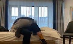 00后空姐妹子回去感觉不舒服打电话过来质问，说要报警，这边说拍了视频，才把事情压下来