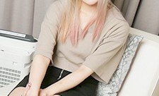 与自愿进行深喉深喉的荡妇进行认真的性交 白河诗