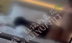 《硬核炸弹✅最新泄密》露脸才是王道！优质富豪约炮大佬【红烧西蓝花】粉丝群内福利~玩肏各类一字马外围模特(23)