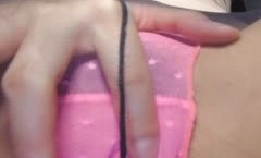 温柔美女-小丝cc：啊啊啊哥哥我的逼逼好湿啊，想要哥哥用力操，使劲揉我的奶子，好痒好想要哦哦哦哦哦。淫荡下流极了！