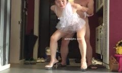 91大庆哥家中入户门前爆操后入苗条性感身材气质美女透明蕾丝情趣大高跟下下顶入B心骚货嚎叫对白淫荡1080P原版