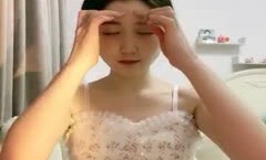 超清纯校花--夏天的夏❤️，颜值、身材让人看了直流口水，声音温柔听她聊天就是心情舒畅，揉奶露毛真好看！