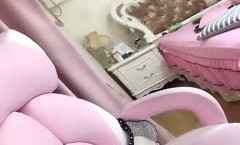 颜值不错极品巨乳美女主播直播秀 两只奶子车灯般晃眼 不停搓揉 十分诱人