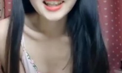 长相清纯高颜值气质美女全裸诱惑秀.脱光光椅子上掰开逼逼特写