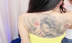 华丽综艺咖，黑丝情趣露脸各种诱惑节目不断，群P盛宴揉奶玩逼口交大鸡巴，沙发上各种体位蹂躏抽插精彩刺激