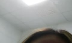 嗲嗲的小虎牙少妇露脸第一视角掰穴自慰，特写道具插穴白浆很多