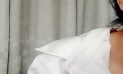 极品美艳模特全程高能露脸发骚，每一个动作都妩媚撩人，揉奶玩逼情趣肛塞，水嫩逼逼跳蛋自慰舔淫水呻吟可射