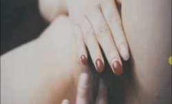 土豪摄影师酒店约拍高颜值性感大奶美女嫩模时看见裸体抵挡不住诱惑趁机毛手毛脚潜规则,操的销魂淫叫!