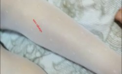 【MJ】真实迷玩老婆，好不容易搞到药，卧室内把老婆任意摆弄，鲍鱼一线天还挺粉，刺激诱惑