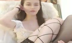 黑丝情趣露脸极品女模回归跟狼友发骚，揉奶玩逼水多多，抠着骚穴叫狼友爸爸，呻吟可射表情好骚精彩不要错过