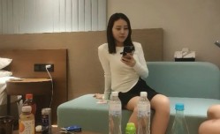 3000网约高端外围女神沙发啪啪,极品身材一对美乳超诱人娇喘连连