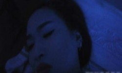 嫖J达人狗哥深夜巷内路边店玩了一位长的还可以的大奶妹服务还算周到按着对波使劲输出啊啊叫对白搞笑1080P原版