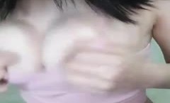 童颜巨乳非常嫩妹子全裸自摸诱惑，娇小身材坚挺大白奶子脱光光，掰嫩嫩特写揉搓非常诱人