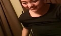 专业推油小姐姐，手法越来越好了，相比第一次进步很多，鸡巴撸得不疼了，加了点钱摸小姐姐的奶子不要告诉别人哦！