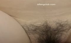 美女老师上门补课被猥琐家长下药迷翻换上黑白丝袜轮流玩2