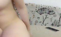 眼镜大奶少妇皮肤白皙全裸自摸粉嫩美乳沙发上玩弄逼逼很是诱惑喜欢不要错过