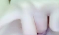 超可爱的00后小骚妹自慰喷水喷了一地