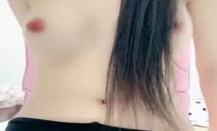 重庆--西西baby：我的小骚逼要痒死了，爸爸好痒啊小骚穴要被你肏死了。淫语诱惑，叫床厉害！