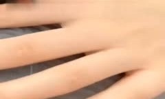 (原创)嫂子正在吃鸡巴，大哥突然来电话……3.20