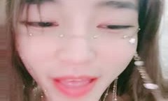 颜值不错的黑丝少妇全程露脸激情大秀，奶子比心真骚啊，道具抽插骚穴呻吟表情好骚，掰开逼逼看特写高潮不断