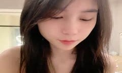月月奥~这妹子很漂亮，为了赚钱买包包化妆品，过上美好的生活，尺度有点慢慢放开了~爱了爱了~狼友们快点来弄她！