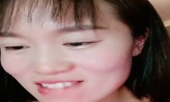 短发轻熟女经典蝴蝶逼户型，特写手指揉搓阴蒂，露脸口交挑逗阴茎对白刺激