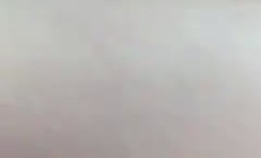 司机这次滴滴骚货搭车，是不是免单主动拉住司机的手摸逼，你的方向盘脏，把你的手洗洗再帮我抠逼，刺激！！