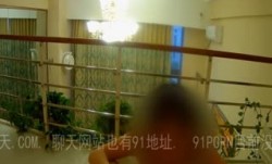 阁楼上的巨乳妹子，巨根插入，91最淫荡