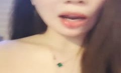 小可爱平台(原卡哇伊)颜值不错身材丰满美女直播 激情自慰大秀 十分诱人