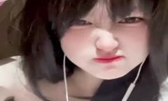 ✿青春美少女✿极品洛丽塔学妹内衣裤都没穿偷偷跑到商场厕所自慰有人来了好怕被发现要高潮了~好舒服