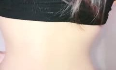 小情侣深夜寻刺激 女厕内小女友给男孩口口啪啪