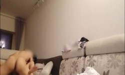 渣男趁媳妇出差把大波翘臀漂亮情人带到家中快活很能肏干废一个套套都没射到床上继续干双机位最后口出来对白清晰