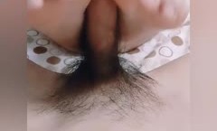 短发萝莉小美眉、卡哇伊的颜值，和炮友露脸做爱，销魂的表情好骚气！