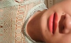 精选裸贷特别档女神级别主角七，身材超好D罩大胸的大学生妹子自慰扣穴，浴室内尽显风骚