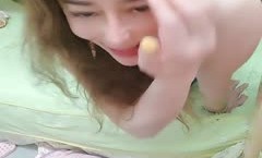 气质风骚颜值又高的轻熟女跟小哥激情啪啪，让小哥一边舔逼一边草穴，搞的骚逼淫水十足浪叫呻吟，自慰诱惑