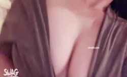 极品美穴姐们共用肉肉在妻子旁的小三做大屌粉丝内射特写精液敷脸镜子中的自己