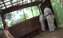 [中文字幕]NHDTB-322 混浴温泉で乳首をしつこく刺激する乳