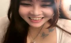 巨乳小坦克熟女深喉吃大屌卖力练习口技第一视角露出大鲍鱼大号道具自慰阴蒂双腿颤抖
