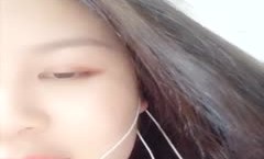 颜值不错逼逼微毛一线天妹子自慰秀张开双腿露嫩嫩手指道具抽擦很是诱惑喜欢不要错过
