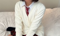 ※请自行承担责任。离家出走10多岁的女孩。正在发育中的小麦色的身体在潮水的吹拂下不断痉挛。被大人欺骗的可-cd2