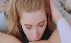 两位同性恋的女学生没上学在家里搞着性爱啪啪互相舔逼