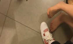 品福利-网传某高校女神级性感气质校花美女和富二代男友逛商场买鞋子时在店里偷偷口口性爱自拍外泄.真美!