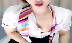 清纯高颜值的大美女，穿上黑丝空姐制服